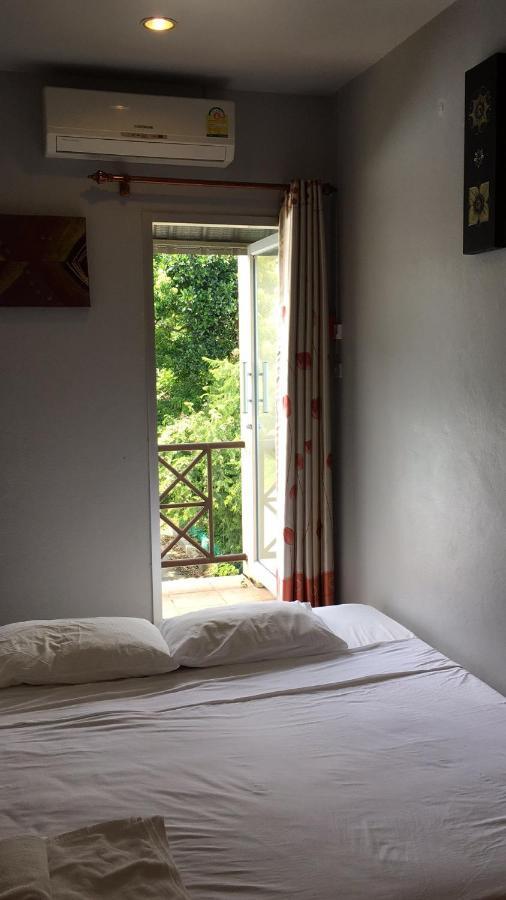 Luna Guesthouse And Travel Rawai Buitenkant foto